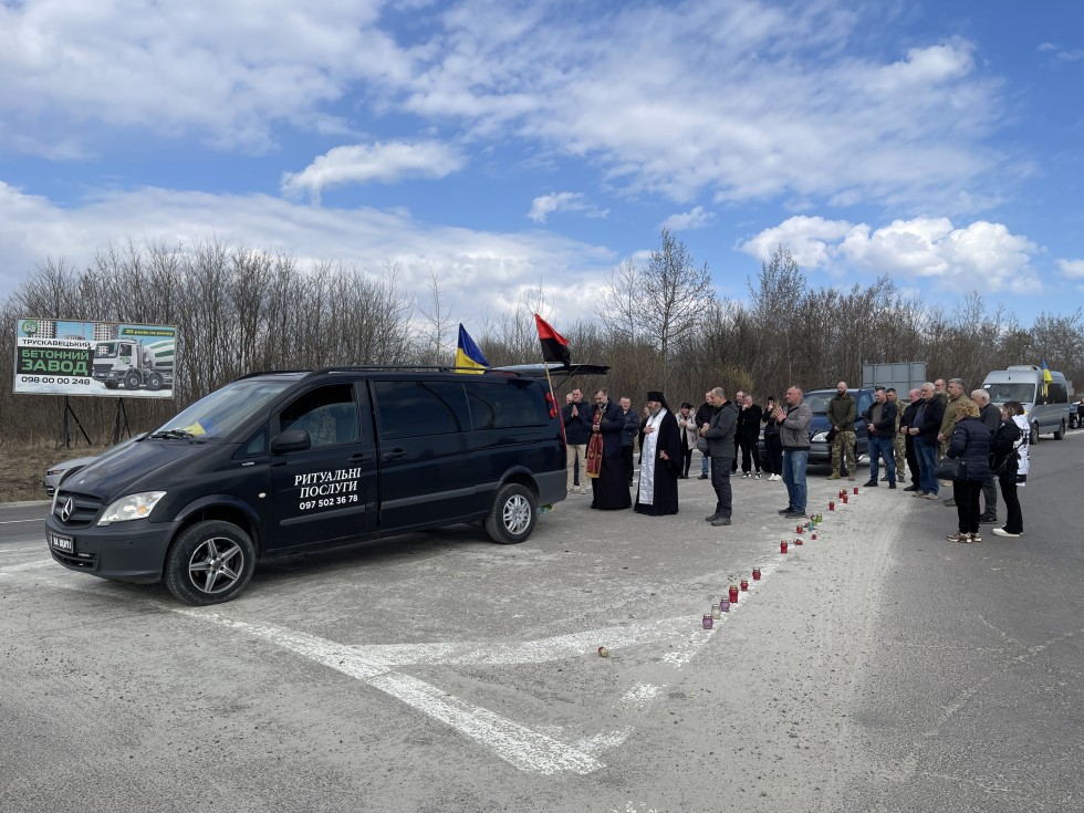 У Бориславську гомаду на щиті повернувся захисник Сергій Дубик