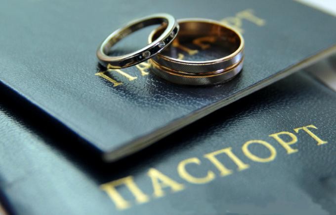 На Львівщині зростає середній вік жінок і чоловіків, які вступають у шлюб