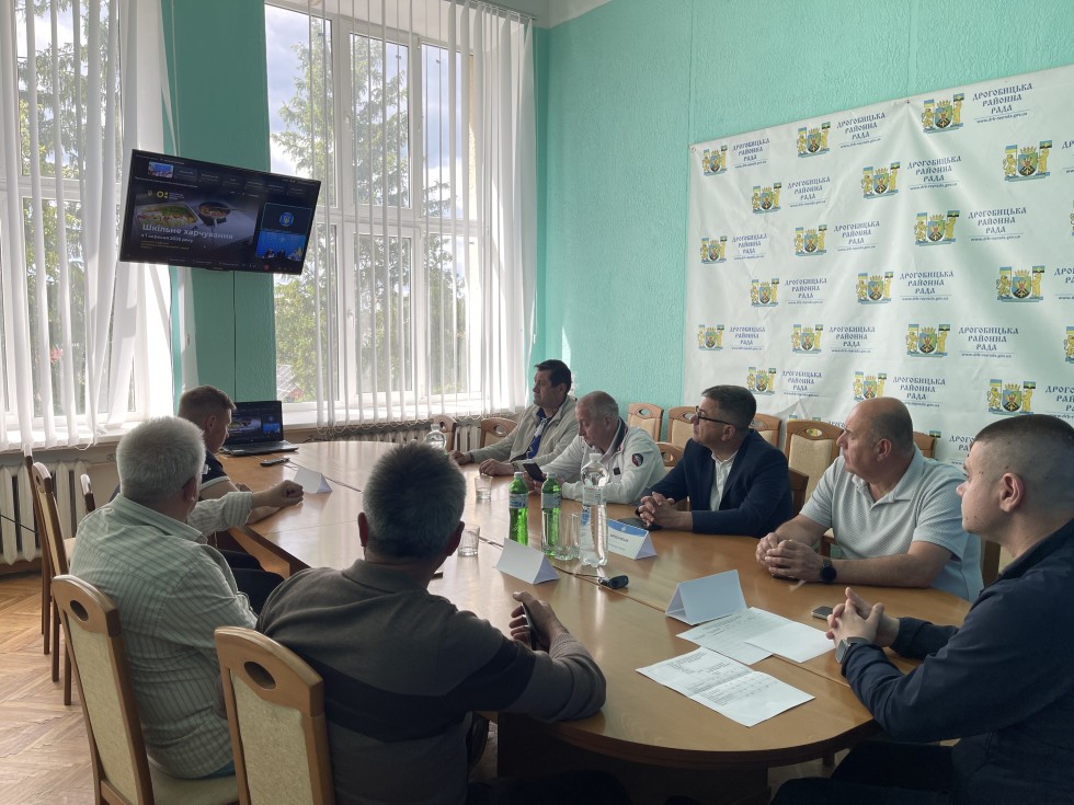 З 1 вересня школи мають забезпечити безоплатне гаряче харчування для всіх учнів: підсумки Конгресових слухань