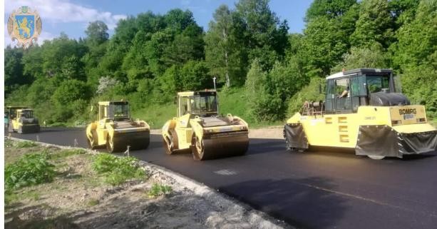 На автомобільній дорозі &ldquo;Турка-Cхідниця&rdquo; облаштовують асфальтобетонне покриття