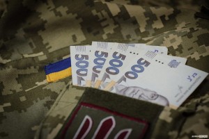 В Україні виплачуватимуть допомогу ветеранам війни до Дня Незалежності