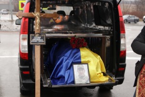 Майже рік вважався безвісти зниклим: у Дрогобичі прощаються з  воїном Стефаном Гучком