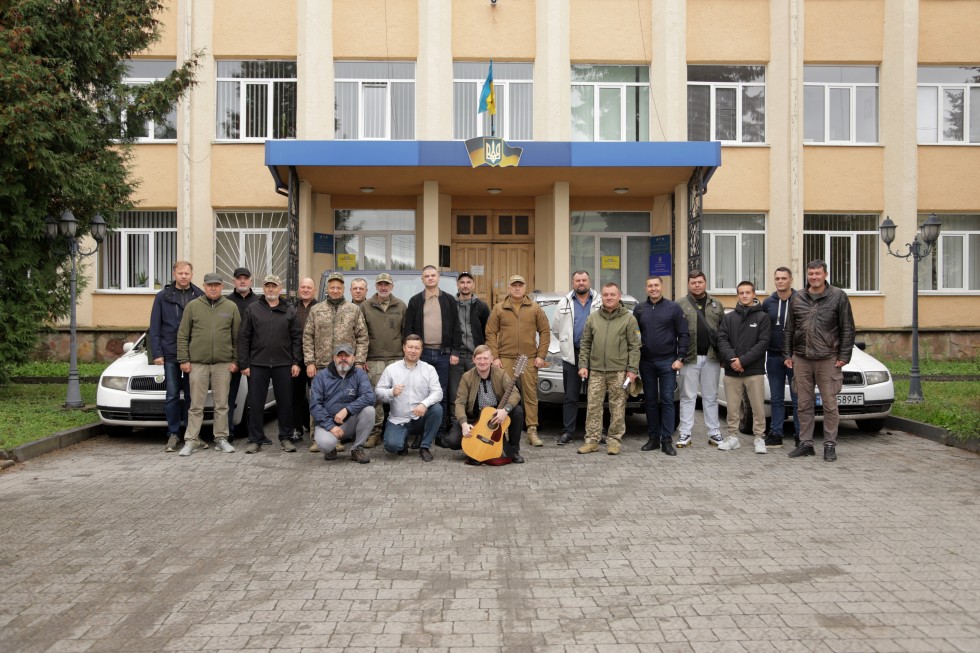 Начальник Дрогобицької РВА Степан Кулиняк привітав воїнів з Днем територіальної оборони Начальник Дрогобицької РВА Степан Кулиняк привітав воїнів з Днем територіальної оборони