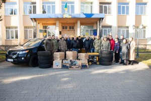 Дрогобицька РВА разом з партнерами передали ЗСУ автівки, дрони та генератори