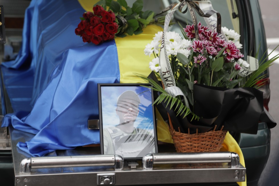 У Дрогобичі прощаються з полеглим захисником Андрієм Дєдовим