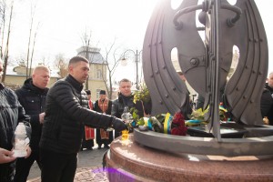 Свобода, виборювана кров&rsquo;ю: сьогодні вшановуємо пам&rsquo;ять Героїв Небесної Сотні