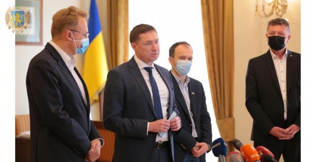 "Важливо, що бізнес вкладає кошти у розвиток області", - Максим Козицький про приватизацію колишньої колонії на Хуторівці