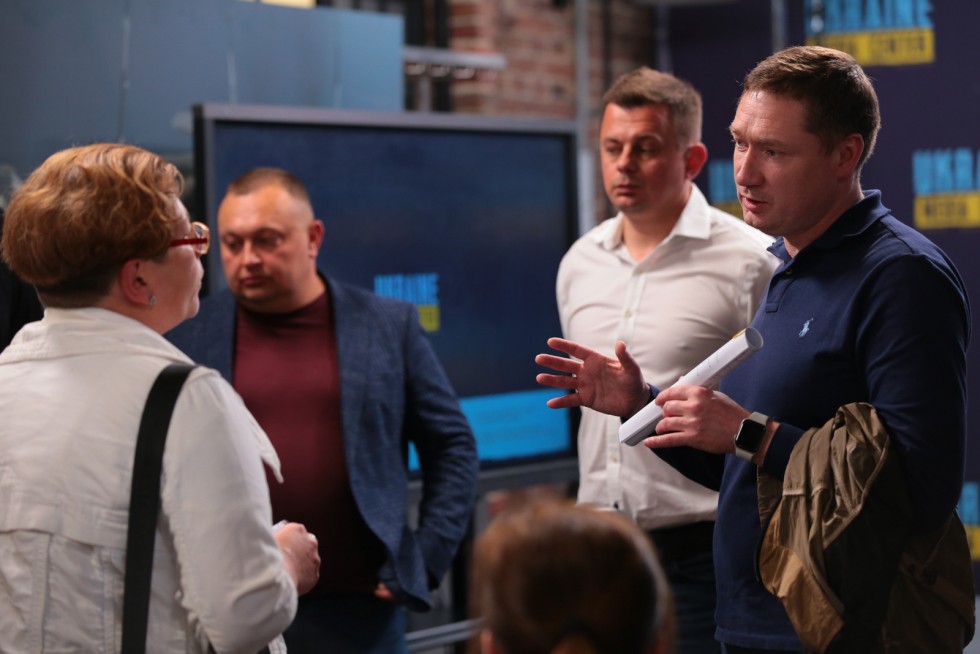 93% опитаних жителів Львівщини та ВПО підтримують дії Президента Володимира Зеленського: соцопитування