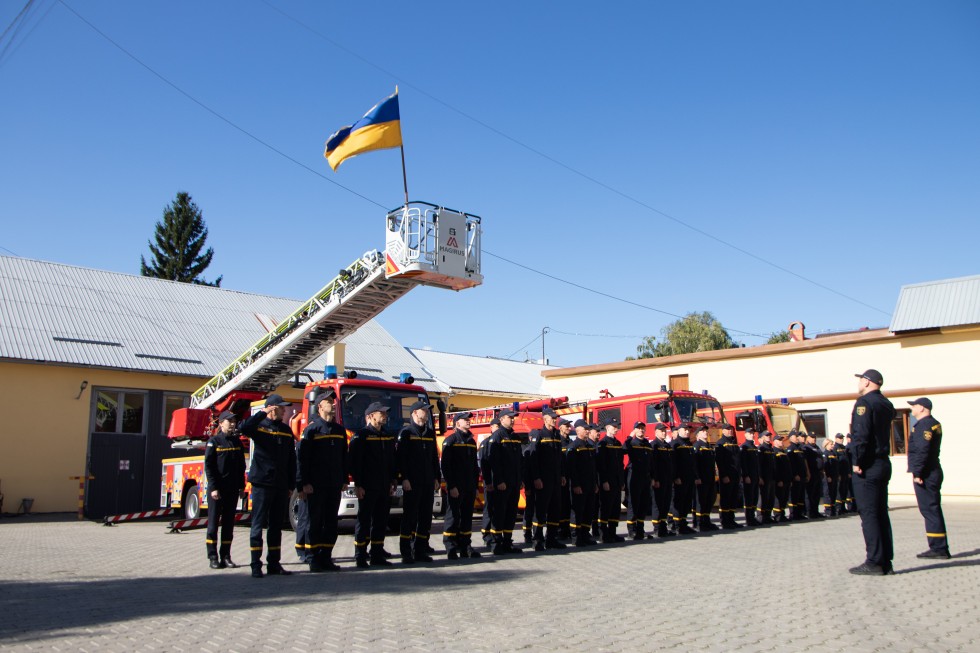 Найперші приходять на допомогу: на Дрогобиччині привітали рятувальників з професійним святом