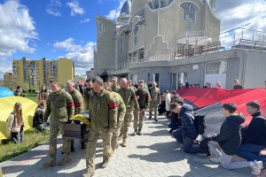 Дрогобиччина попрощалась із Захисником України - Петром Юркевичем