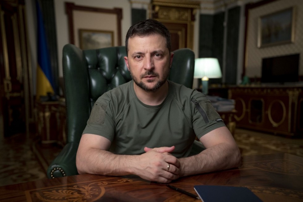 Підтримуйте інформаційно та емоційно наших людей в окупованих районах, говоріть їм про Україну &ndash; звернення Президента Володимира Зеленського