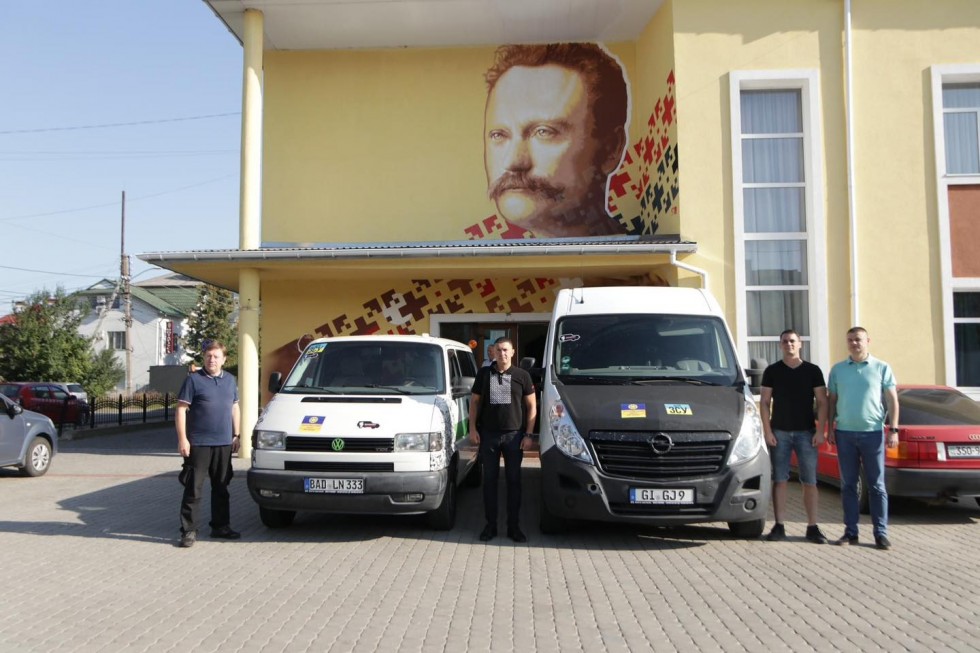З Дрогобиччини відправлять ще дві автівки для ЗСУ