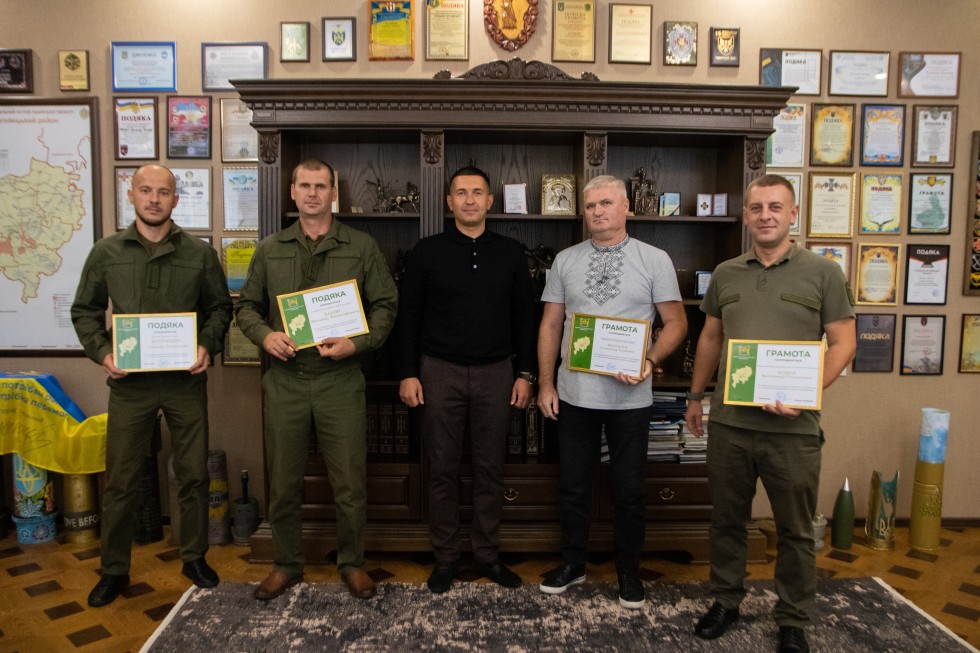 Дбають про екологію й під час війни: у Дрогобицькій РВА нагородили працівників лісового господарства