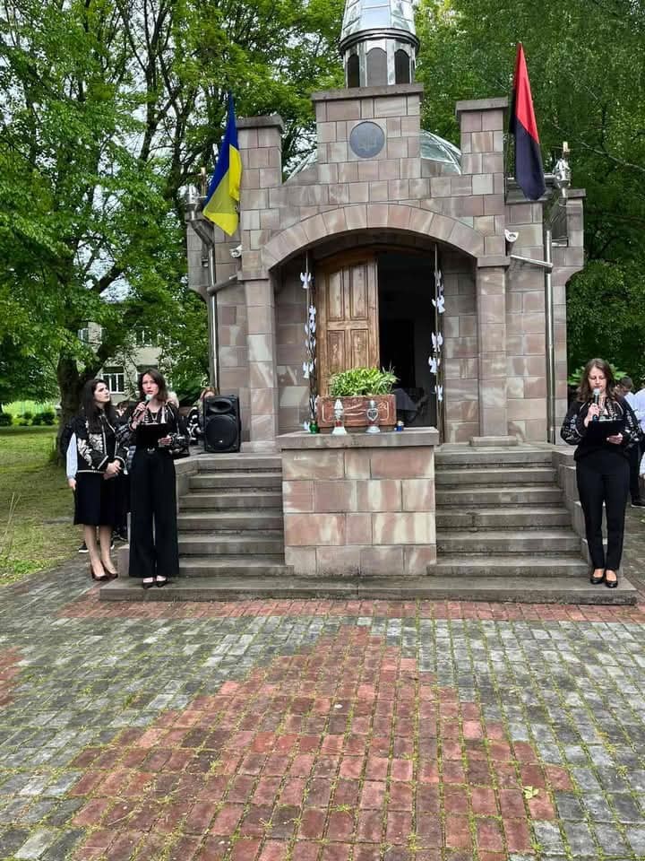 У Доброгостові освятили пам&rsquo;ятну таблицю на честь Воїна Андрія Петрусяка