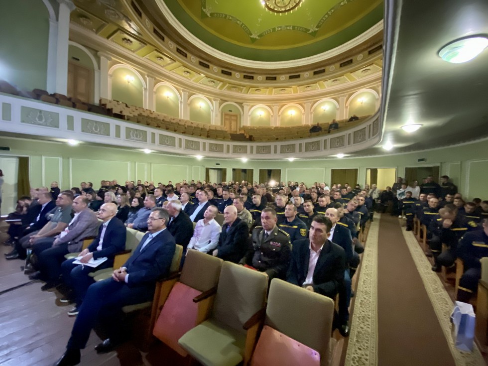 ​У Бориславі з професійним святом привітали рятівників