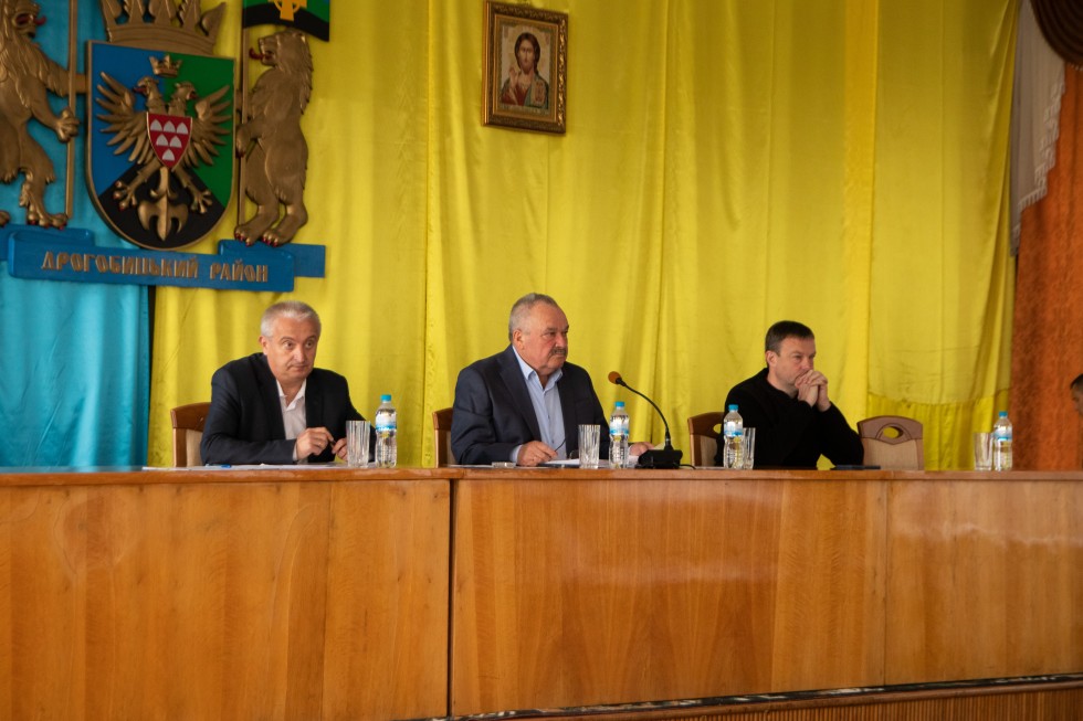 Підготовка до опалювального сезону та підтримка ВПО: які ще питання розглянули на  XXI сесії Дрогобицької районної ради
