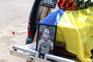 У Дрогобицьку громаду на щиті повернувся захисник зі Стебника Сергій Скірка