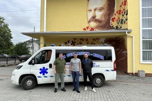 З Дрогобиччини поїхала &laquo;швидка&raquo; для Нацгвардії