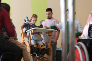 До уваги сімей, які виховують дітей з ДЦП: в реабілітаційному центрі у Стебнику можна безкоштовно взяти у прокат нові вертикалізатори