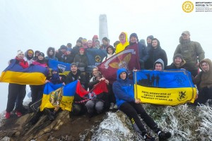 Ветерани на протезах піднялися на найвищу вершину Львівщини &mdash; гору Пікуй