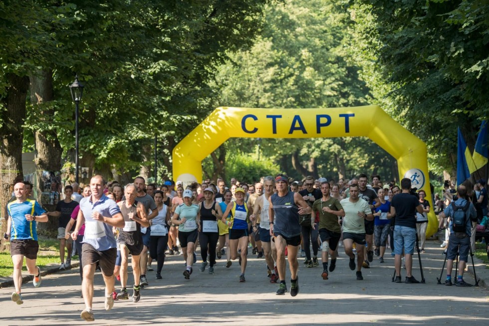 Сотні львів&lsquo;ян доєднались до акції &laquo;Біжу за &laquo;Азовсталь&raquo;