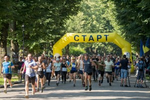 Сотні львів&lsquo;ян доєднались до акції &laquo;Біжу за &laquo;Азовсталь&raquo;