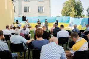 Об&rsquo;єднання заради перемоги: в День Конституції дрогобичан нагородили відзнаками за волонтерство