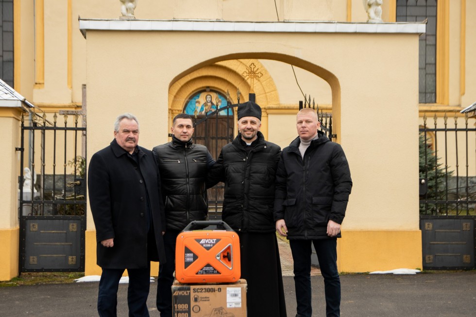 Дрогобицька РВА передала ще один генератор для Рихтицької громади