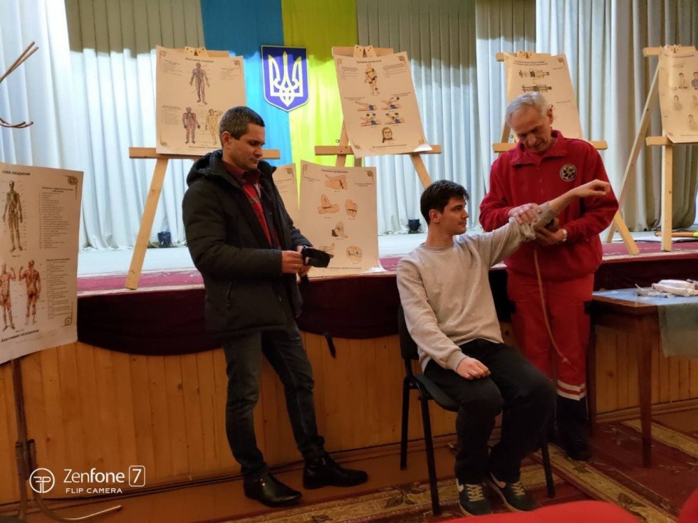 Для працівників Дрогобицької РДА провели навчання із надання першої домедичної допомоги