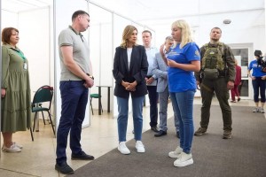 Олена Зеленська відвідала осередки допомоги військовослужбовцям та ВПО на Львівщині