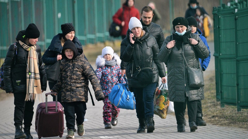 Міжнародні організації виплачуватимуть для переселенців допомогу у розмірі 2-3 тисячі гривень