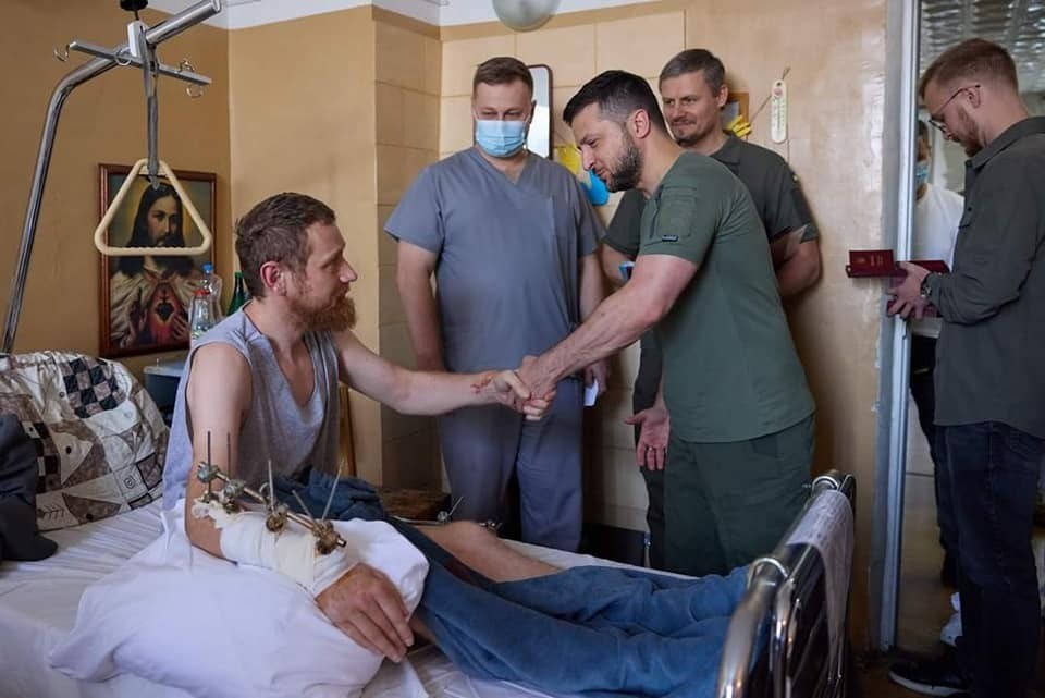 Володимир Зеленський відвідав медичний заклад на Львівщині, де лікують воїнів